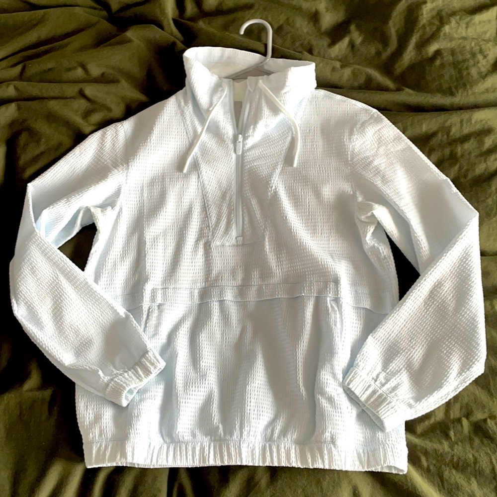 LULULEMON HALF ZIP SIZE 4